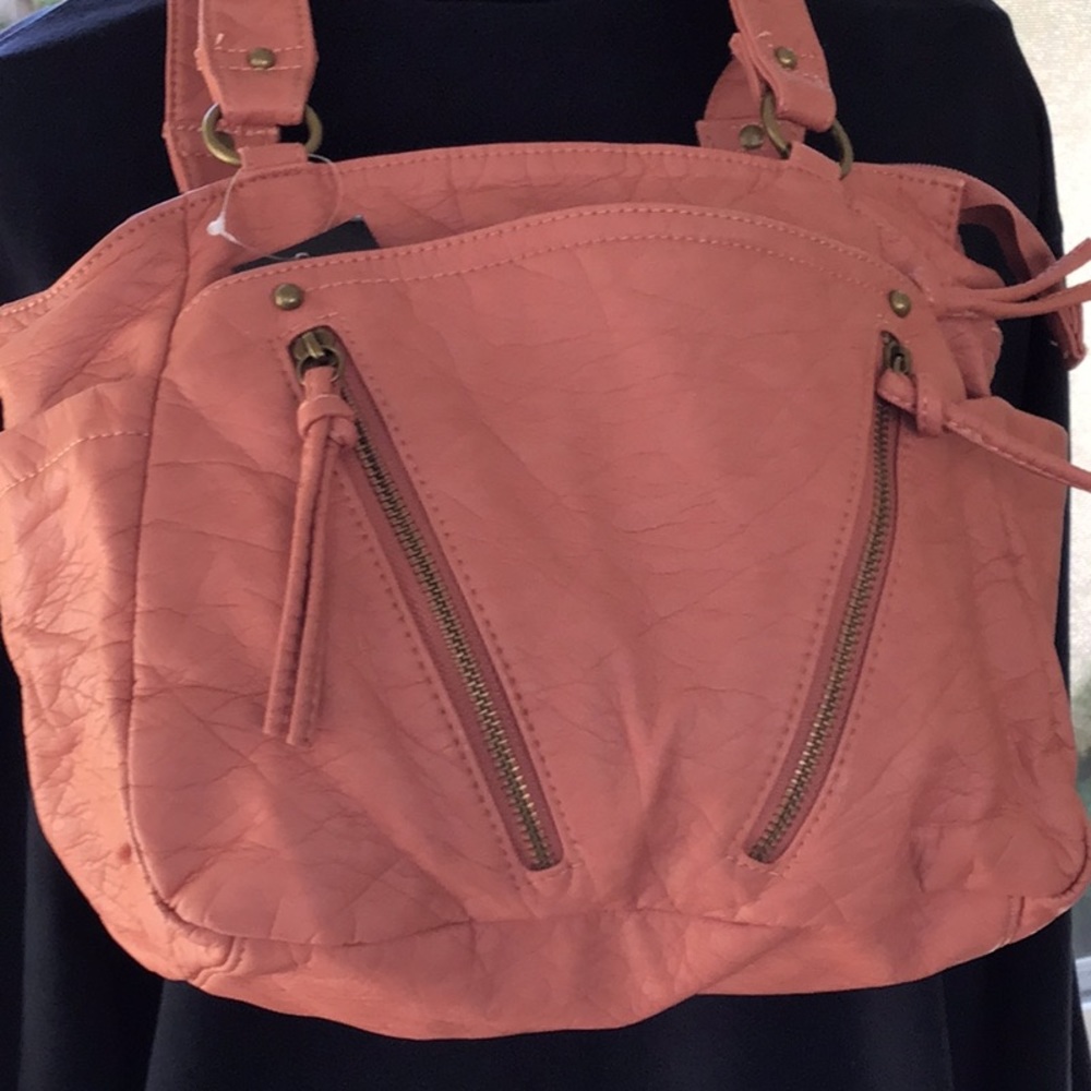 Bueno of California hand bag. Lots of pockets